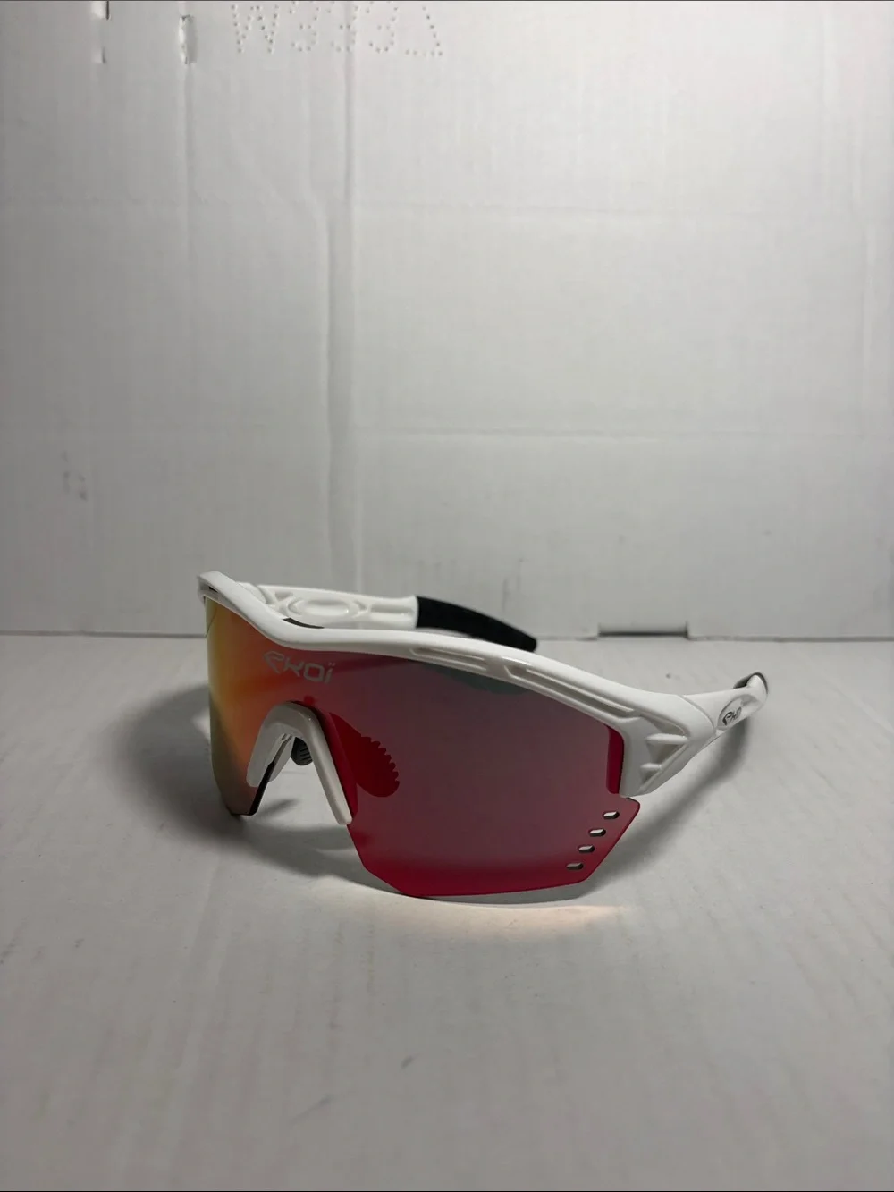 Ekoï PERSOEVO4 Sunglasses White Red Cat.3
